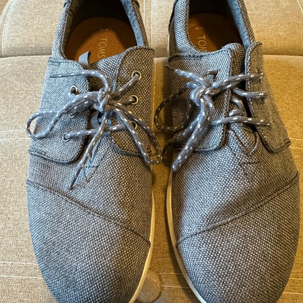 TOMS Women’s Gray Casual Lace Up Shoes Size 10